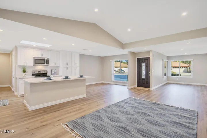 13325 Village 13 Camarillo CA-large-012-
