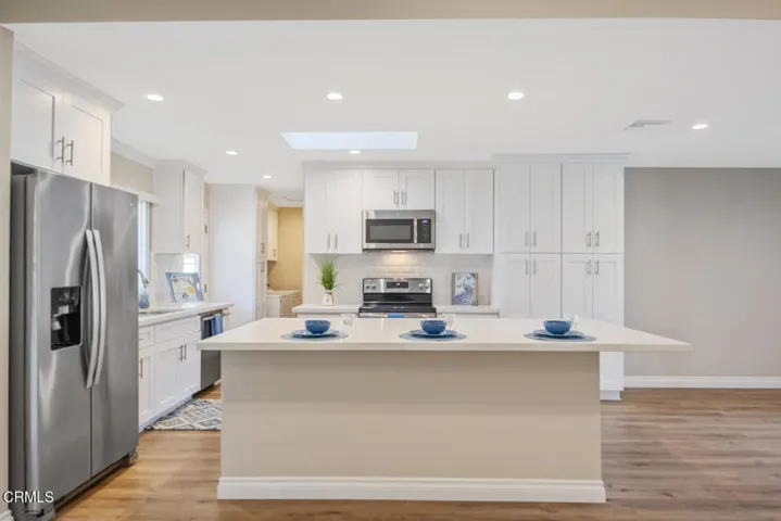 13325 Village 13 Camarillo CA-large-011-