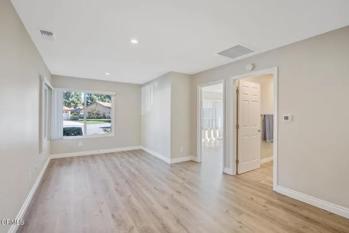 13325 Village 13 Camarillo CA-large-019-