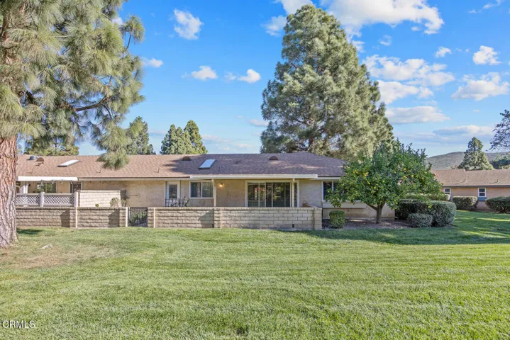 13325 Village 13 Camarillo CA-large-036-