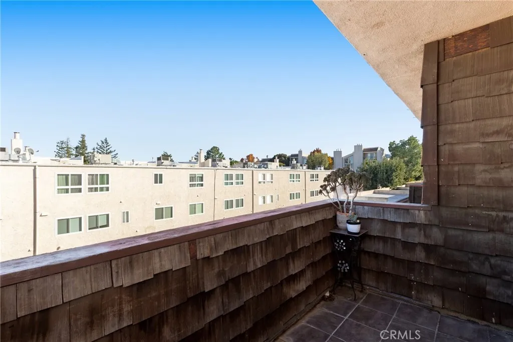 5400 Newcastle Avenue 56, Encino, California 91316 home-pic-12