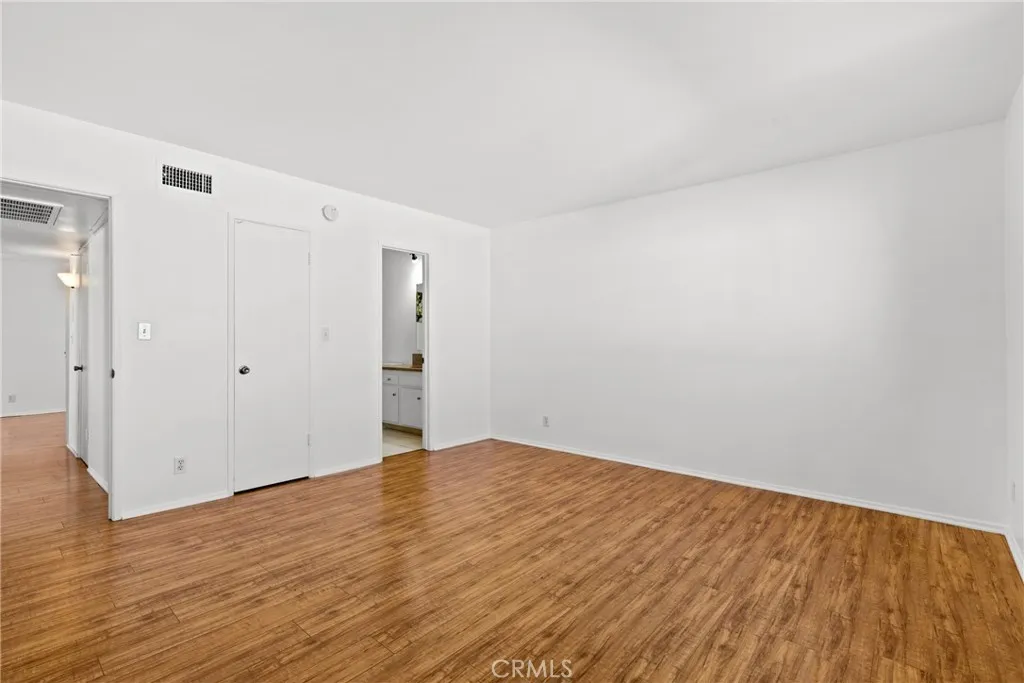 5400 Newcastle Avenue 56, Encino, California 91316 home-pic-20