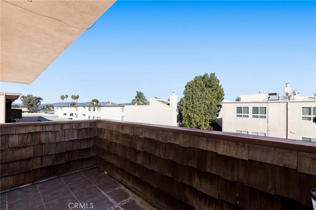 5400 Newcastle Avenue 56, Encino, California 91316 home-pic-13