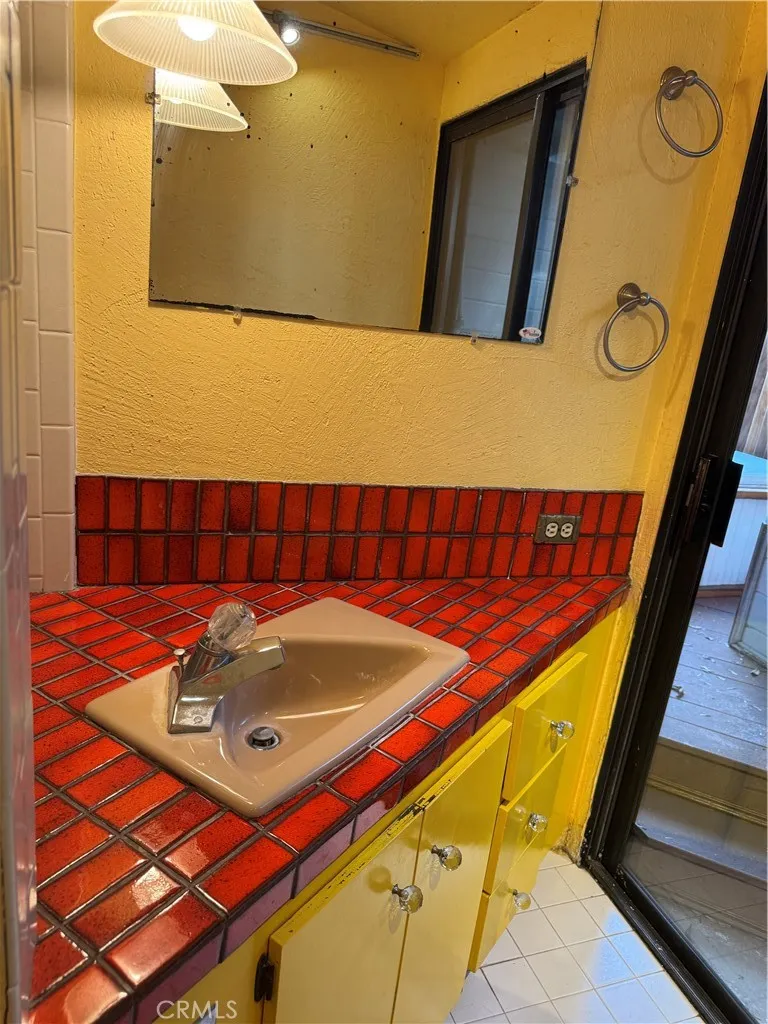 249 E Wilson, Costa Mesa, California 92627 home-pic-8