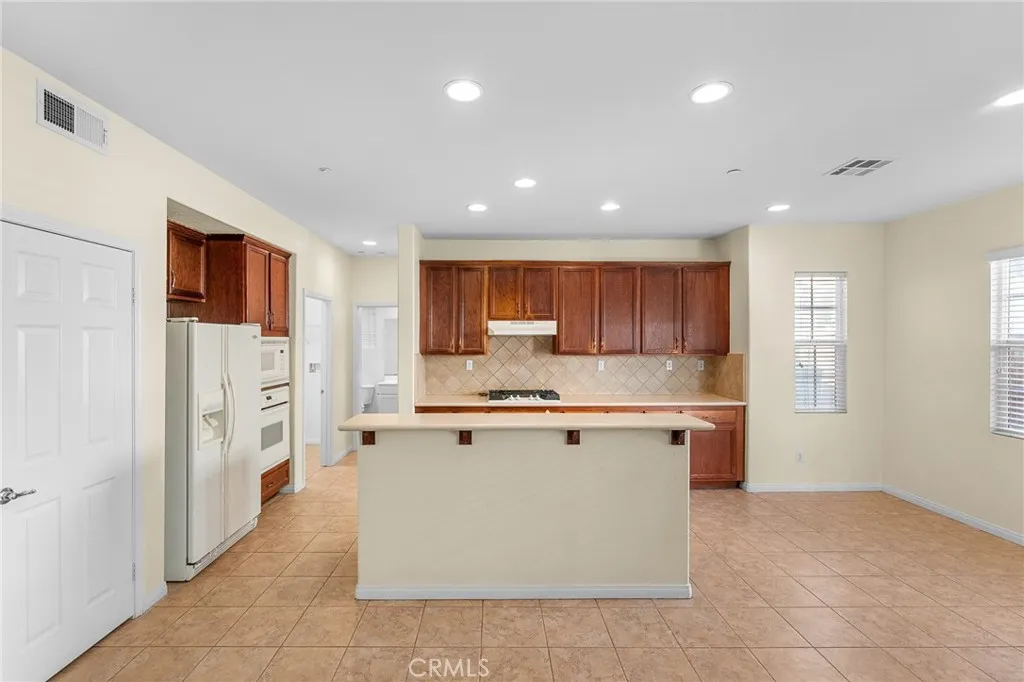 4583 Bianca, Riverside, California 92501 home-pic-14