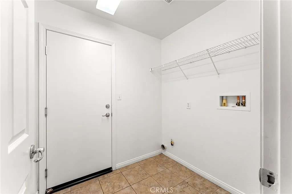 4583 Bianca, Riverside, California 92501 home-pic-19