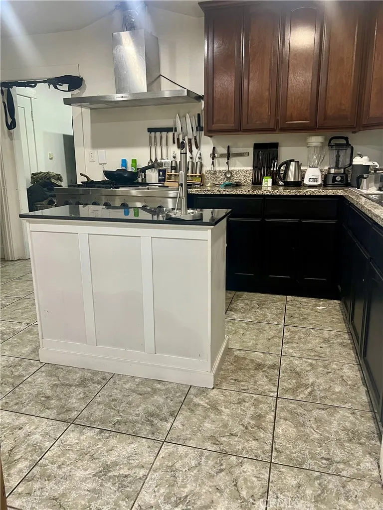 6808 Benson, Huntington Park, California 90255 home-pic-7