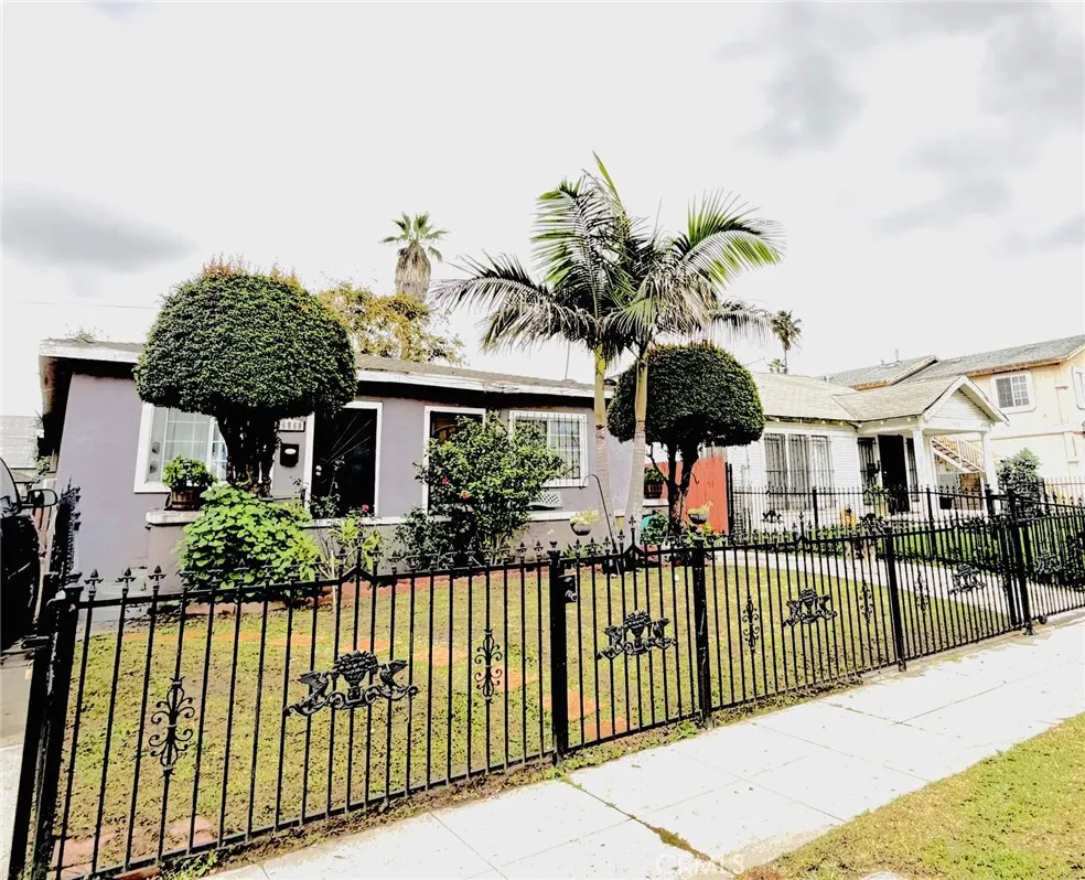 3968 3970 S Hobart Boulevard, Los Angeles, California 90062 home-pic-2