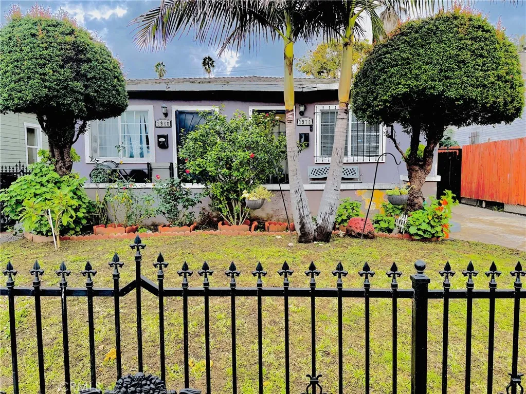 3968 3970 S Hobart Boulevard, Los Angeles, California 90062 home-pic-1