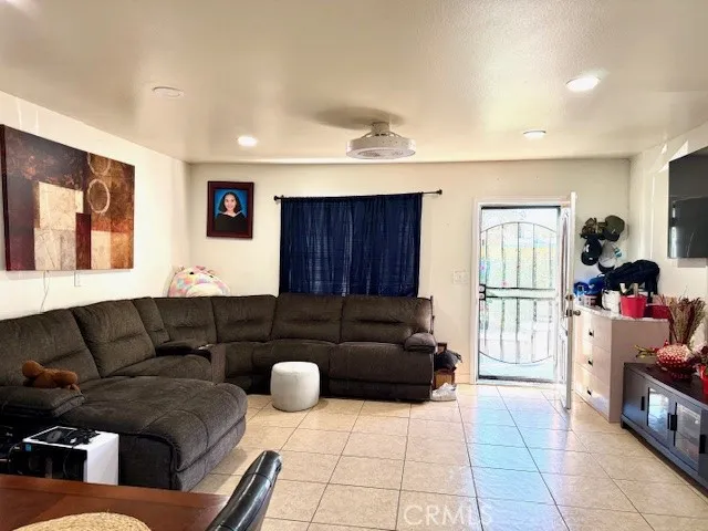 3968 3970 S Hobart Boulevard, Los Angeles, California 90062 home-pic-5