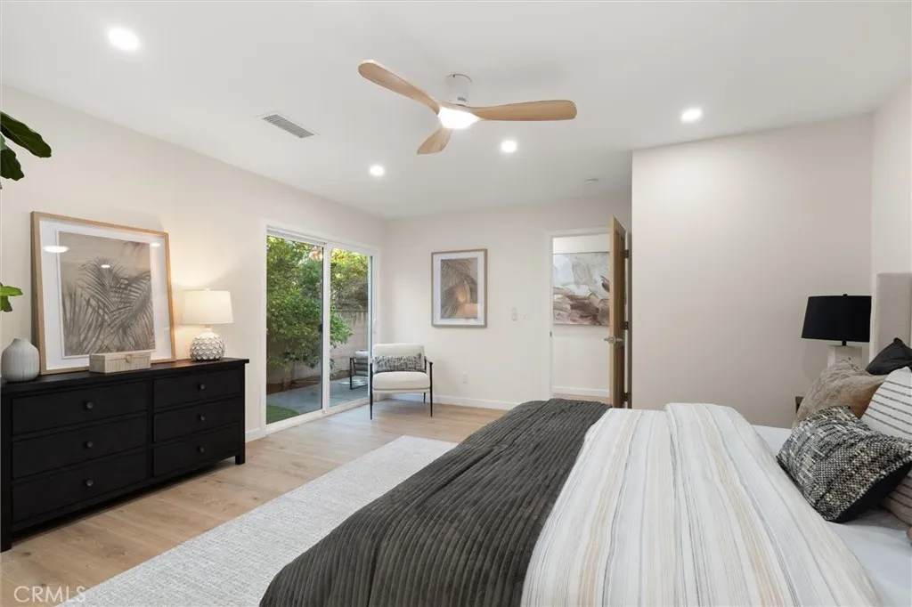 4534 Lennox, Sherman Oaks, California 91423 home-pic-19