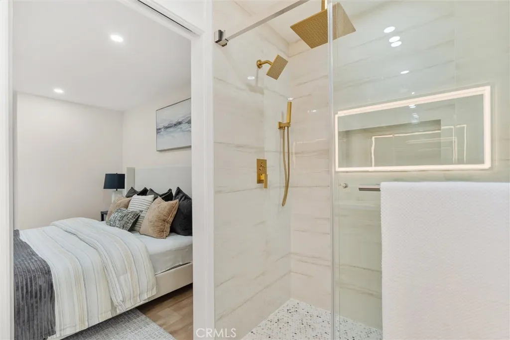 4534 Lennox, Sherman Oaks, California 91423 home-pic-22