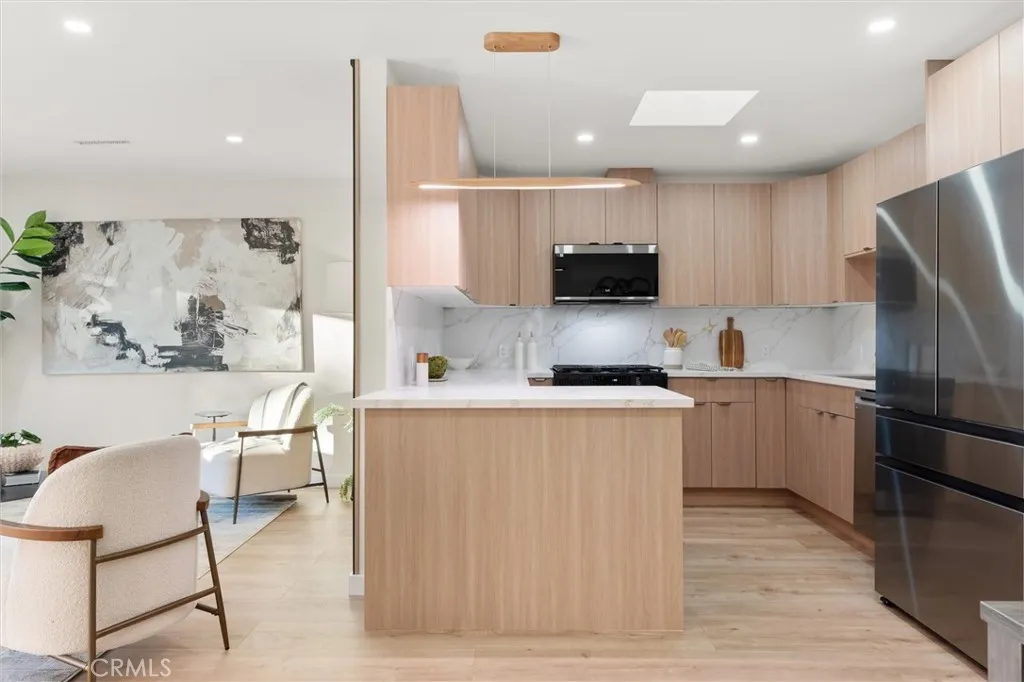 4534 Lennox, Sherman Oaks, California 91423 home-pic-8