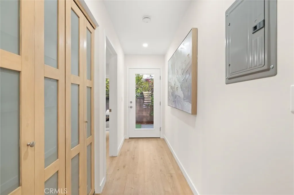 4534 Lennox, Sherman Oaks, California 91423 home-pic-15