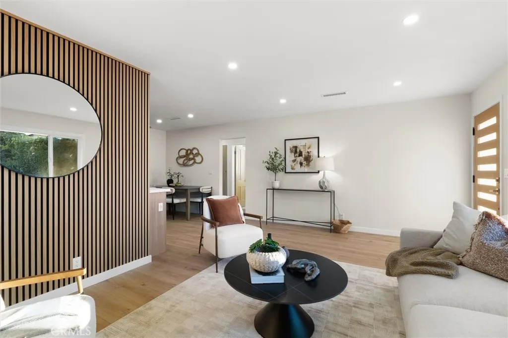 4534 Lennox, Sherman Oaks, California 91423 home-pic-4