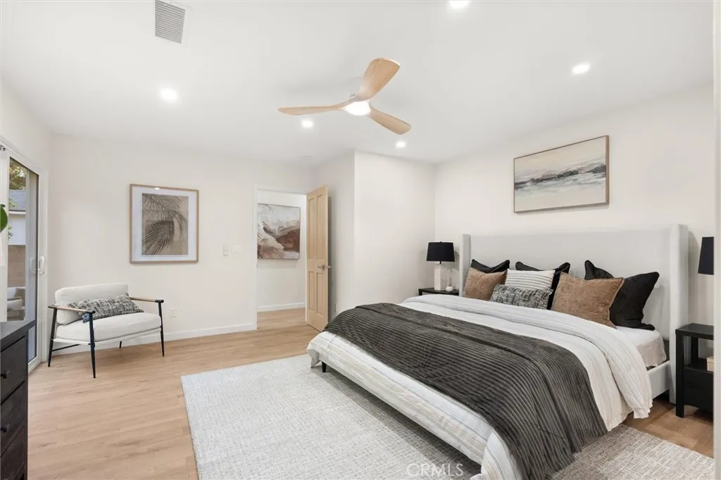 4534 Lennox, Sherman Oaks, California 91423 home-pic-18
