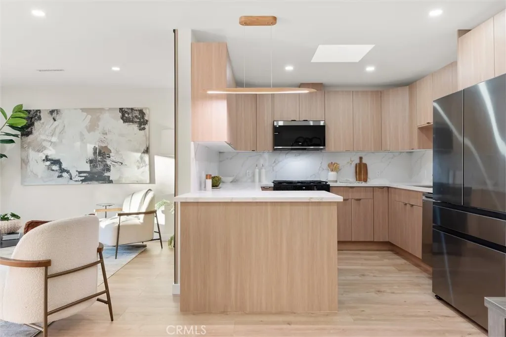 4534 Lennox, Sherman Oaks, California 91423 home-pic-8