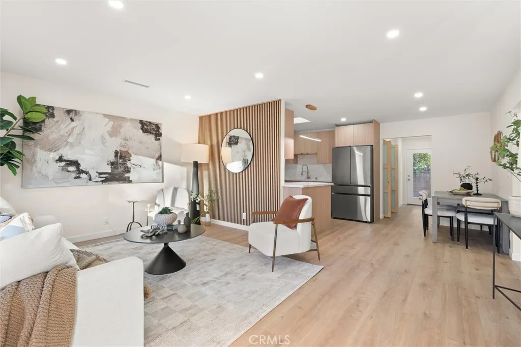 4534 Lennox, Sherman Oaks, California 91423 home-pic-1