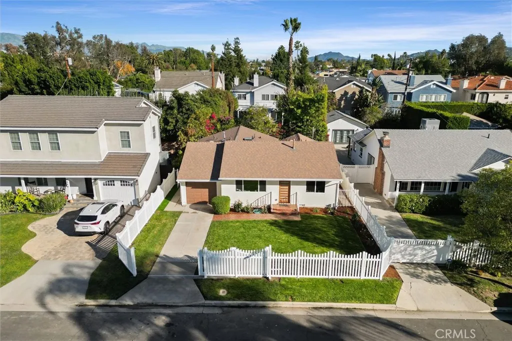 4534 Lennox, Sherman Oaks, California 91423 home-pic-28