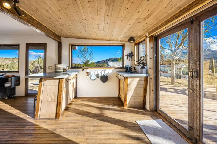 1102 Burlington Road, Pioneertown, CA