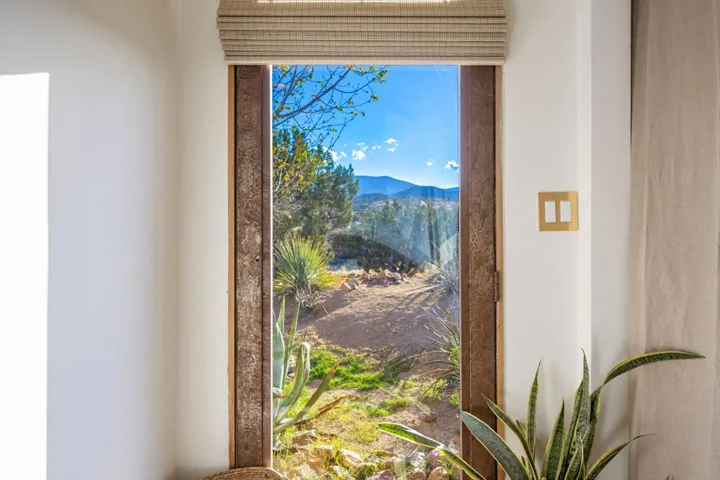 1102 Burlington Road, Pioneertown, CA