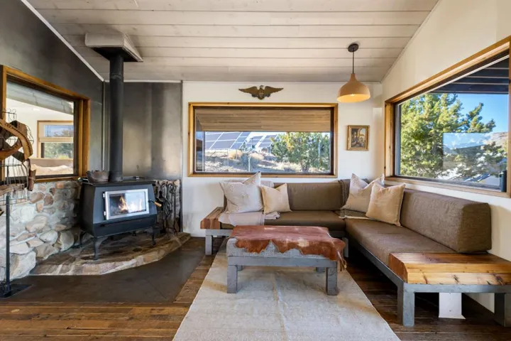 1102 Burlington Road, Pioneertown, CA