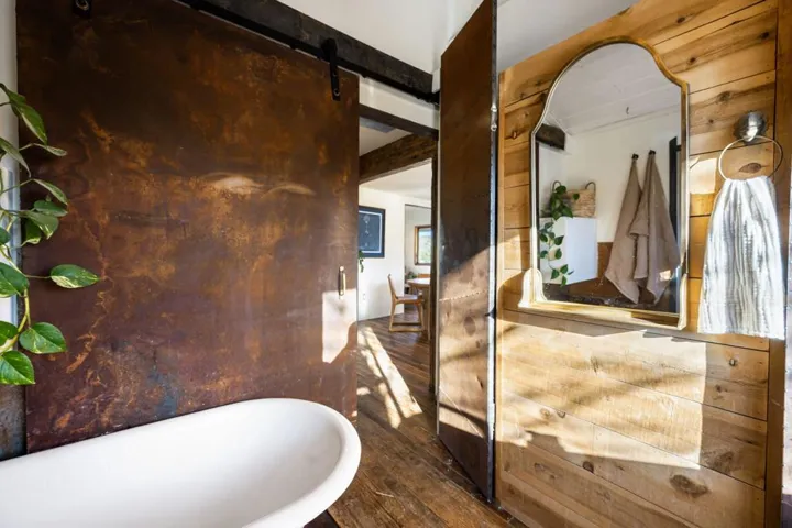 1102 Burlington Road, Pioneertown, CA