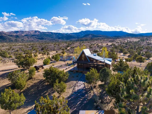 1102 Burlington Road, Pioneertown, CA