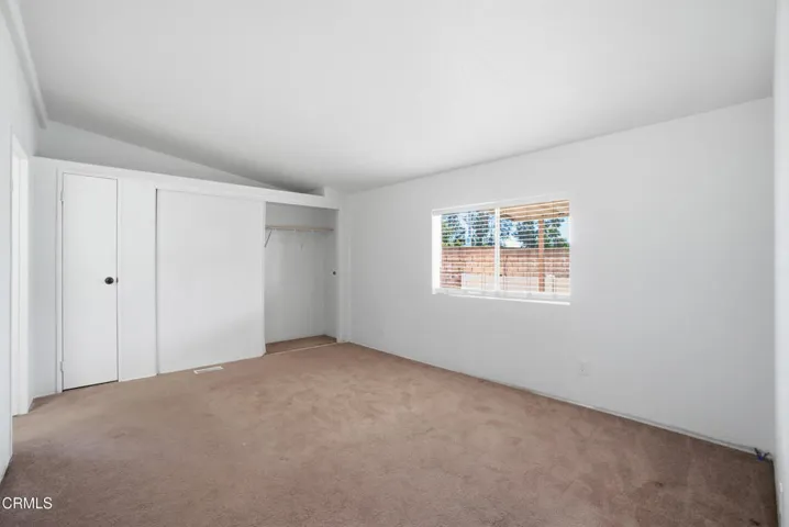 Primary Bedroom (5)