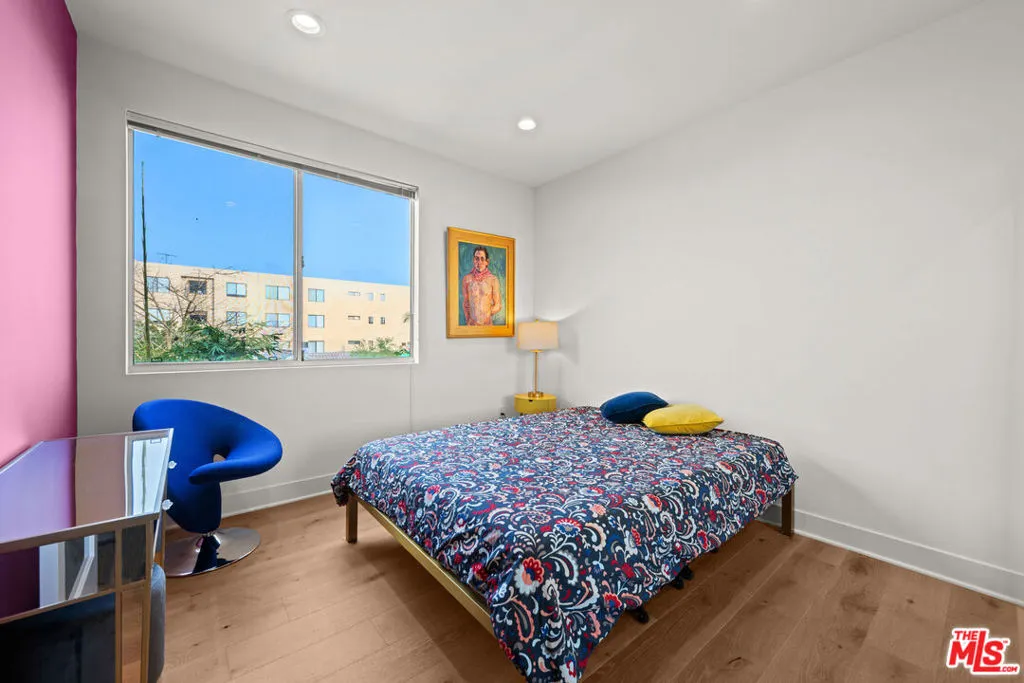 108 S Croft Avenue 102, Los Angeles, California 90048 home-pic-21