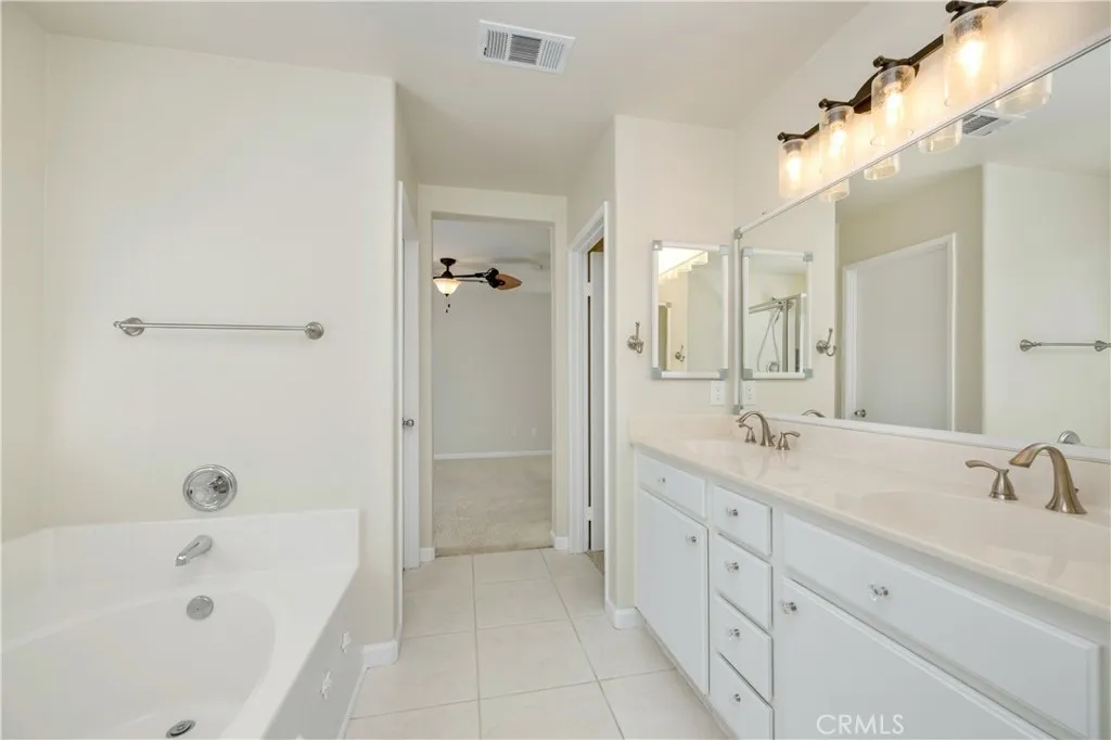 26307 Arboretum Way 304, Murrieta, California 92563 home-pic-22