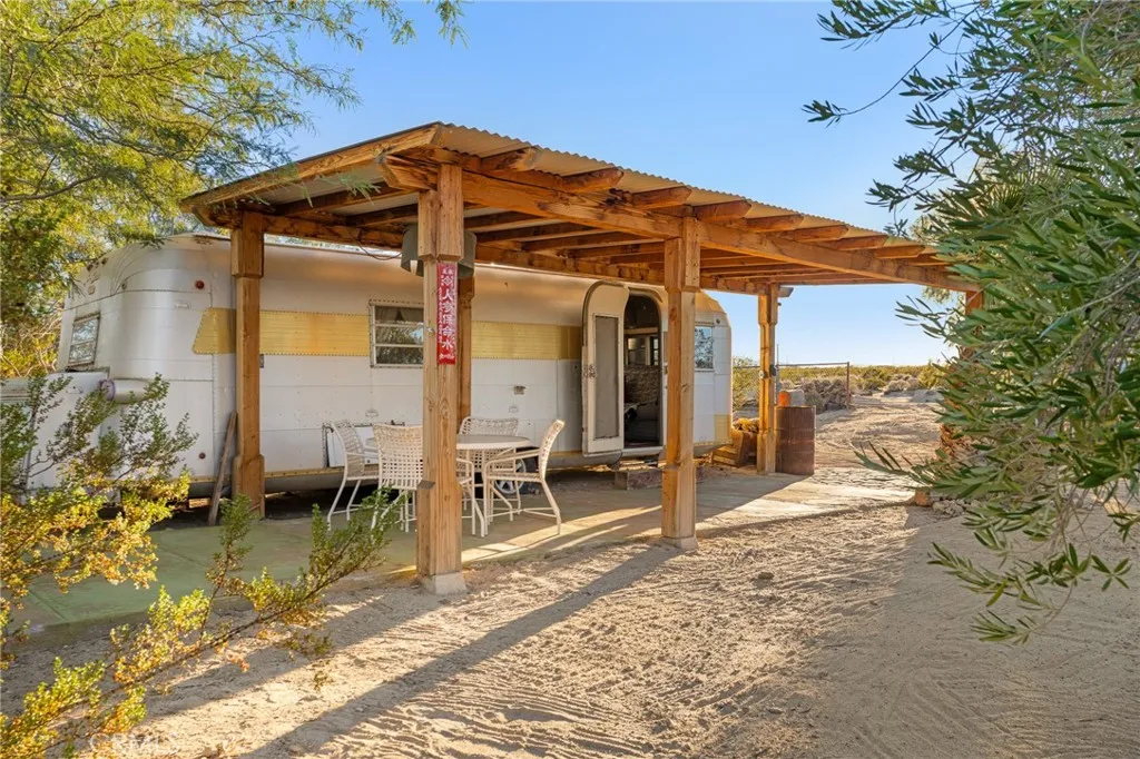 2653 Meldora, 29 Palms, California 92277 home-pic-3