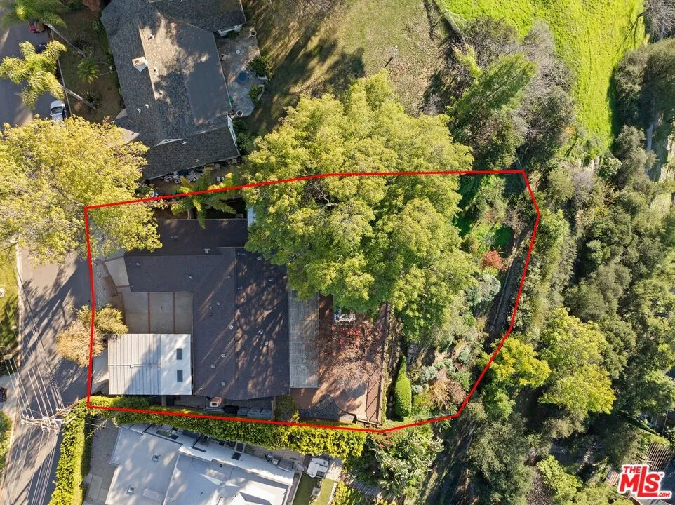 2557 Roscomare Road, Los Angeles, California 90077 home-pic-28