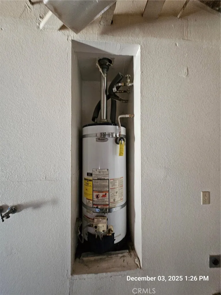 18891 Rocksprings Road, Hesperia, California 92345 home-pic-24