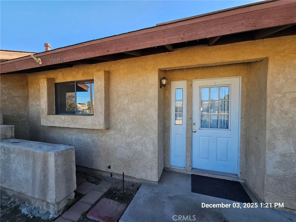 18891 Rocksprings Road, Hesperia, California 92345 home-pic-2