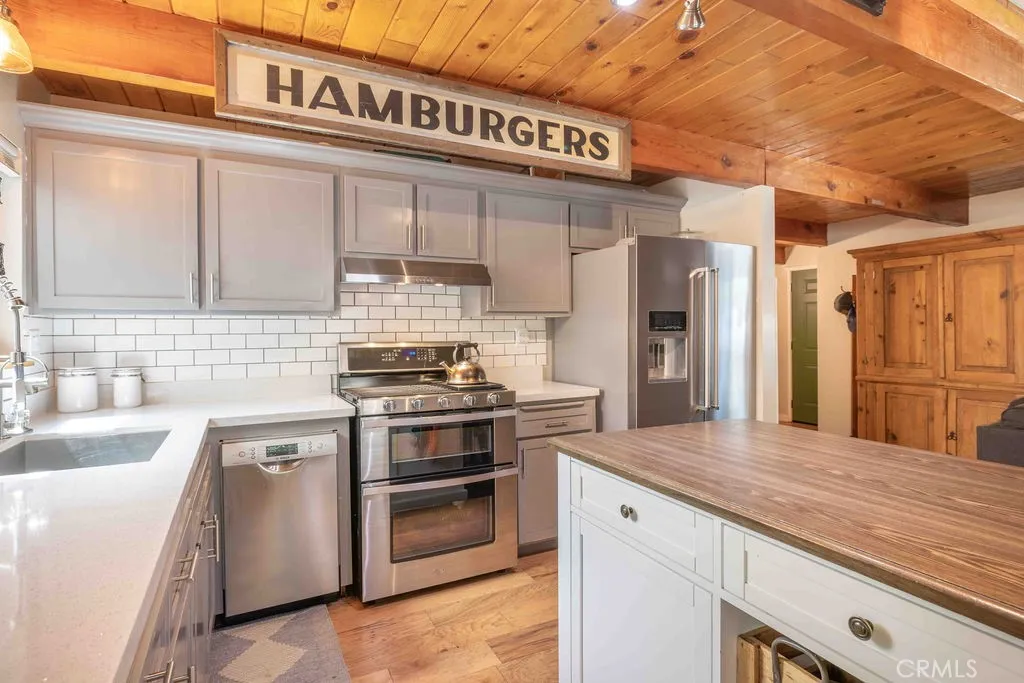 945 Tinker Bell Avenue, Big Bear City, California 92314 home-pic-3