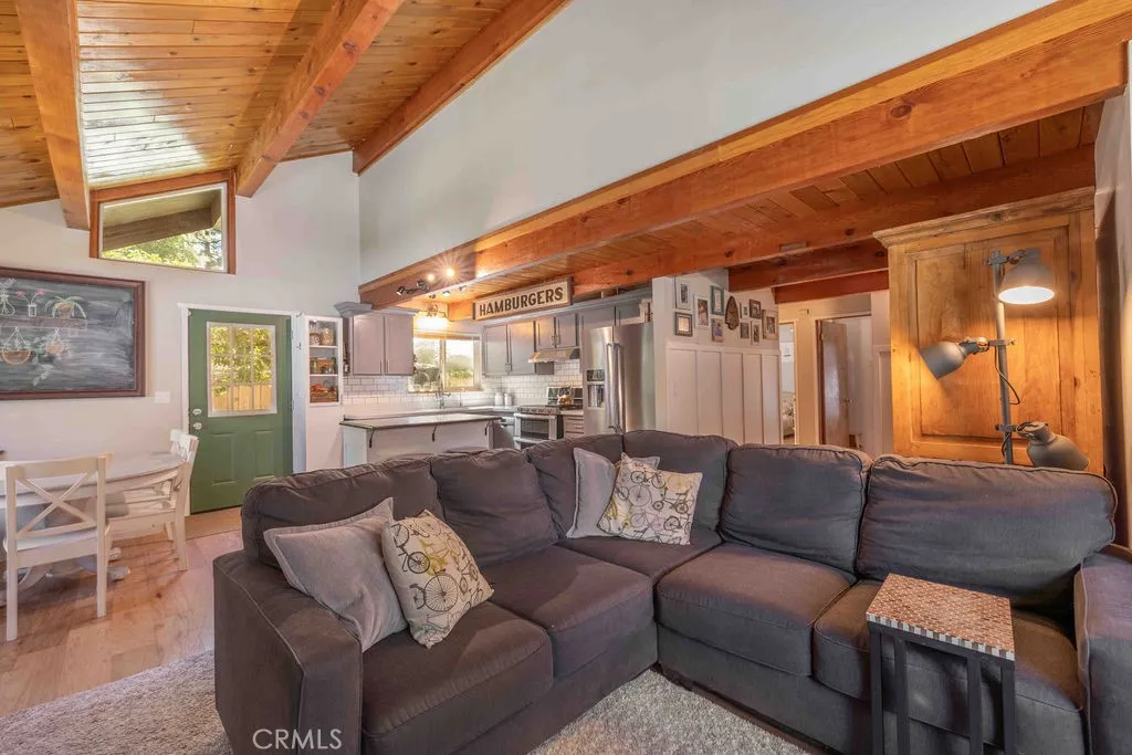 945 Tinker Bell Avenue, Big Bear City, California 92314 home-pic-9