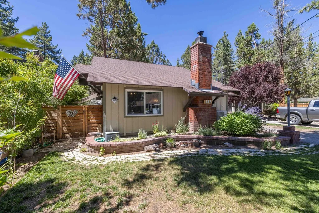 945 Tinker Bell Avenue, Big Bear City, California 92314 home-pic-39