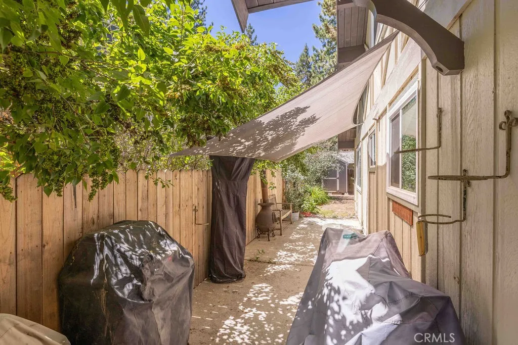 945 Tinker Bell Avenue, Big Bear City, California 92314 home-pic-31