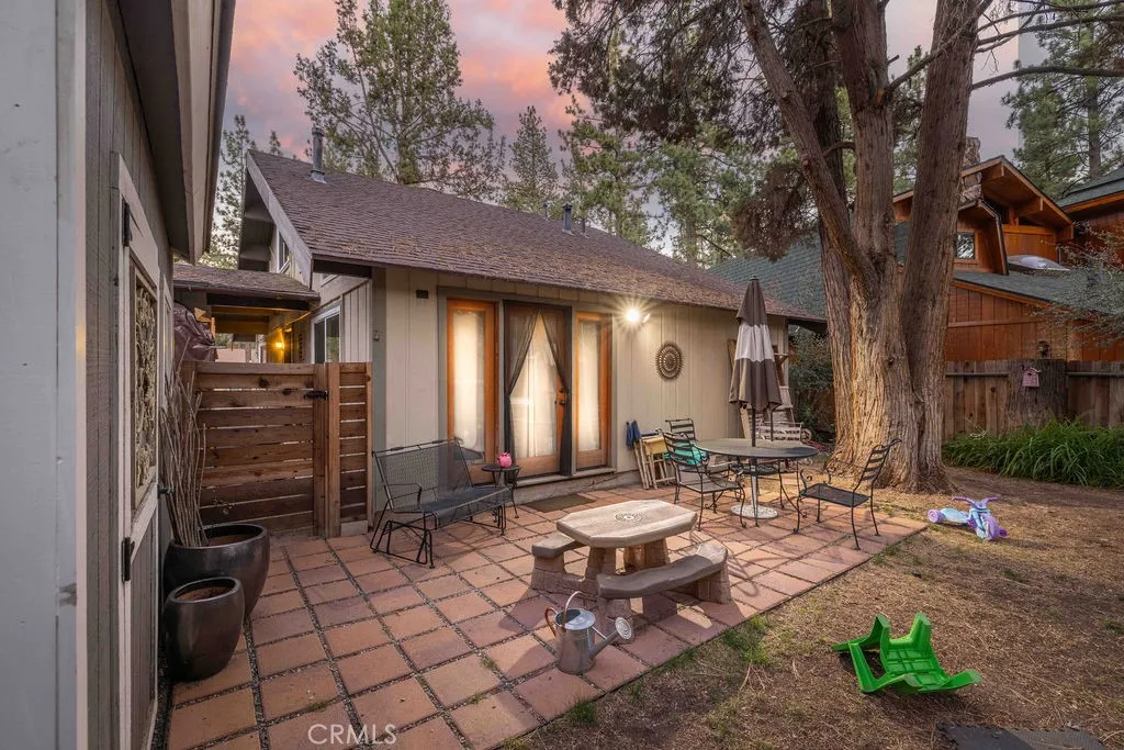 945 Tinker Bell Avenue, Big Bear City, California 92314 home-pic-28