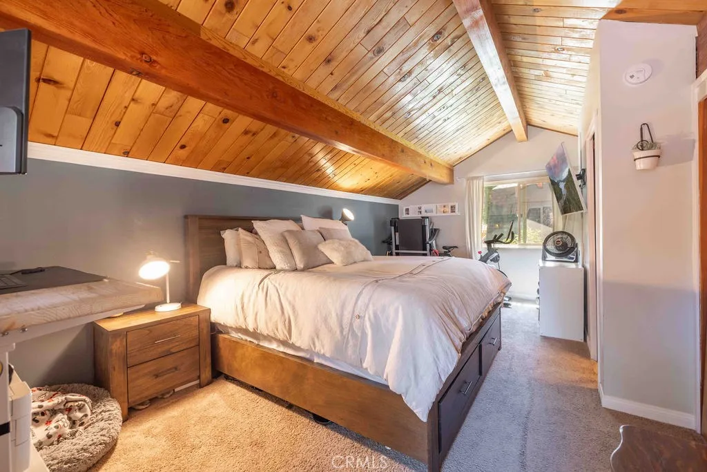 945 Tinker Bell Avenue, Big Bear City, California 92314 home-pic-16