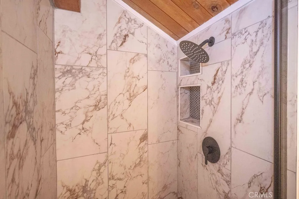 945 Tinker Bell Avenue, Big Bear City, California 92314 home-pic-14