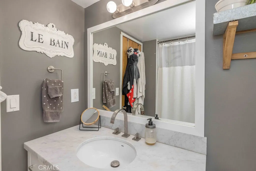 945 Tinker Bell Avenue, Big Bear City, California 92314 home-pic-20