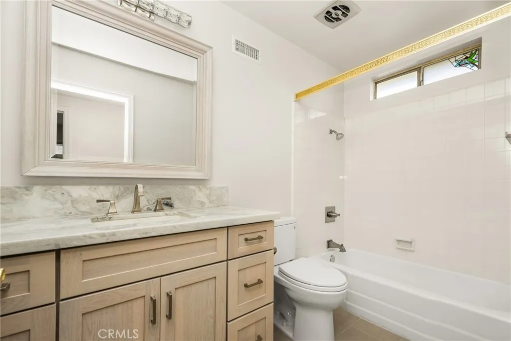 2902 E. Trenton Avenue, Orange, California 92867 home-pic-36