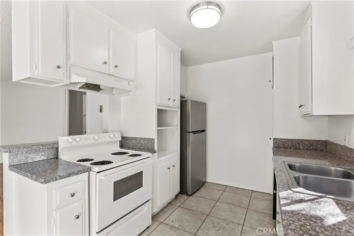 4924 Kester 10, Sherman Oaks, California 91403