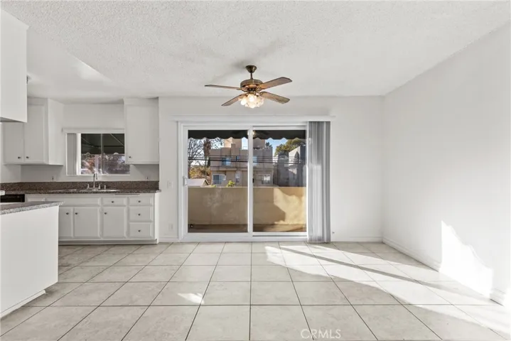 4924 Kester 10, Sherman Oaks, California 91403