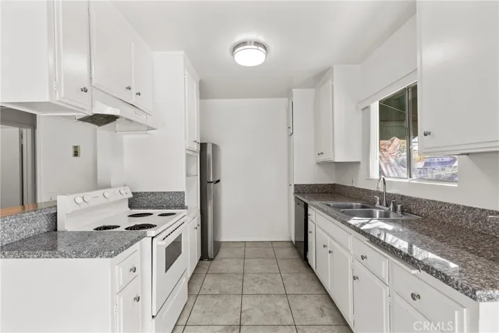 4924 Kester 10, Sherman Oaks, California 91403