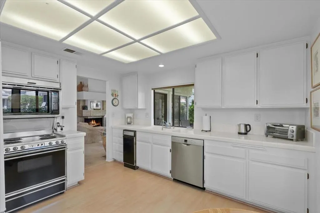 77489 Avenida Madrugada, La Quinta, California 92253 home-pic-12