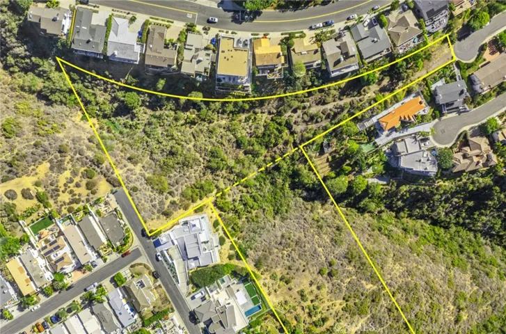 Approximate outline of property lines. Triangular shaped lot is the buildable lot with access from Alisos Avenue.