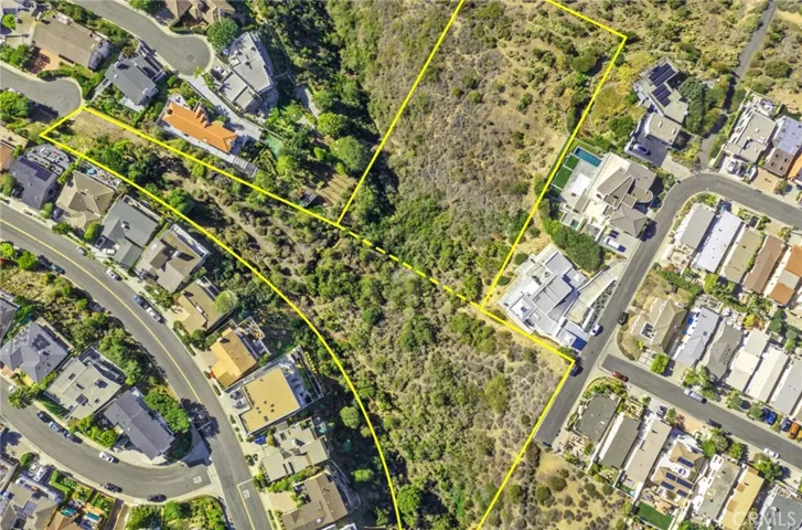 Approximate outline of property lines. Triangular shaped lot is the buildable lot with access from Alisos Avenue.